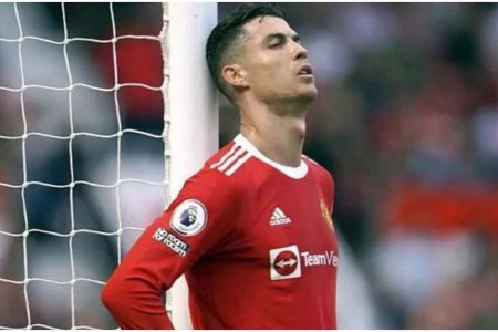 പുതിയ പരിശീലകനും റൊണാൾഡോയെ വേണ്ട, പകരം മൂന്നു താരങ്ങളെ പരിഗണിക്കാൻ നിർദ്ദേശം