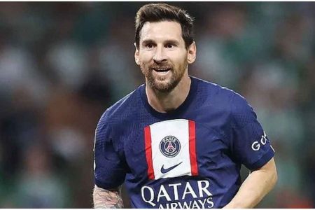 “രണ്ടു ക്ലബുകൾ മെസിയെ സ്വന്തമാക്കുന്നത് സ്വപ്‌നം കാണുന്നു, ഇപ്പോഴോ ലോകകപ്പിനു ശേഷമോ മെസി തീരുമാനമെടുക്കില്ല”